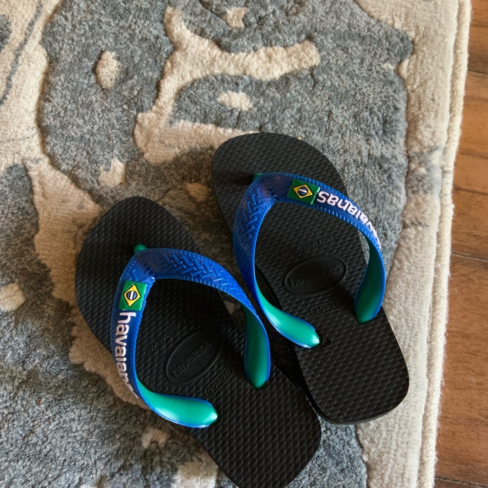 NWOT Havaianas (Toddler) size 10